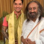 Luke Coutinho with Gurudev Sri Sri Ravi Shankar