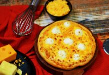 Best Pizza to enjoy with your friends & Family at La Pinoz