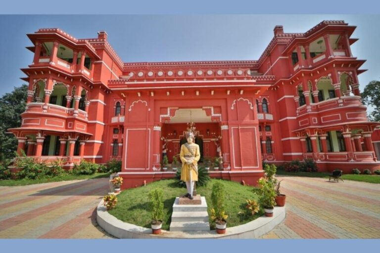 Former royals of the erstwhile princely states in Gujarat extend a unique opportunity to experience kinghood in Royal Lal Bungalow Palace Resort at Devgadh Baria