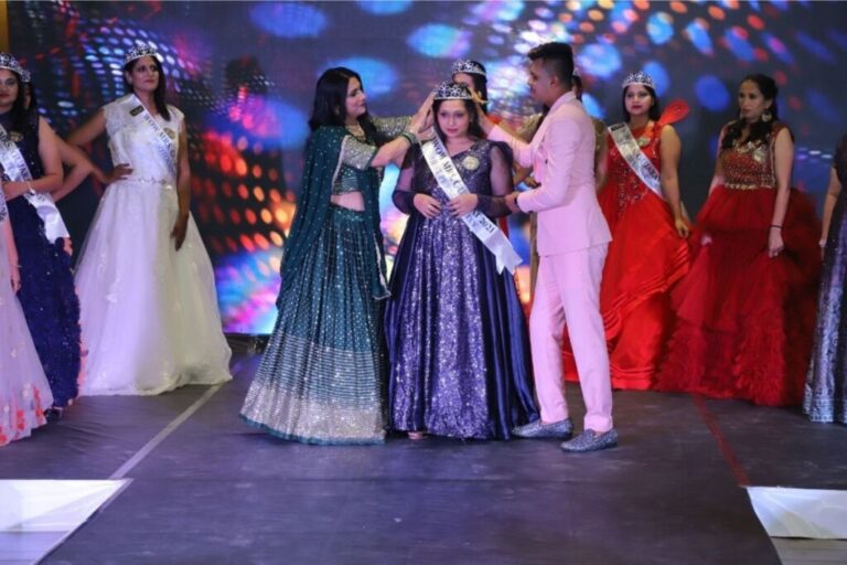 Krishna Gajera, a pathology technician wins the title of ‘Best Personality’ at WOW fashion pageant in Surat