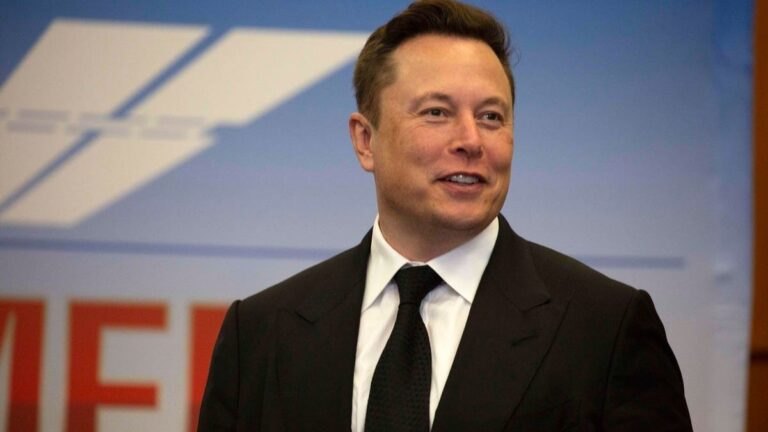 World’s richest man Elon Musk shares Career advice that are secure in future