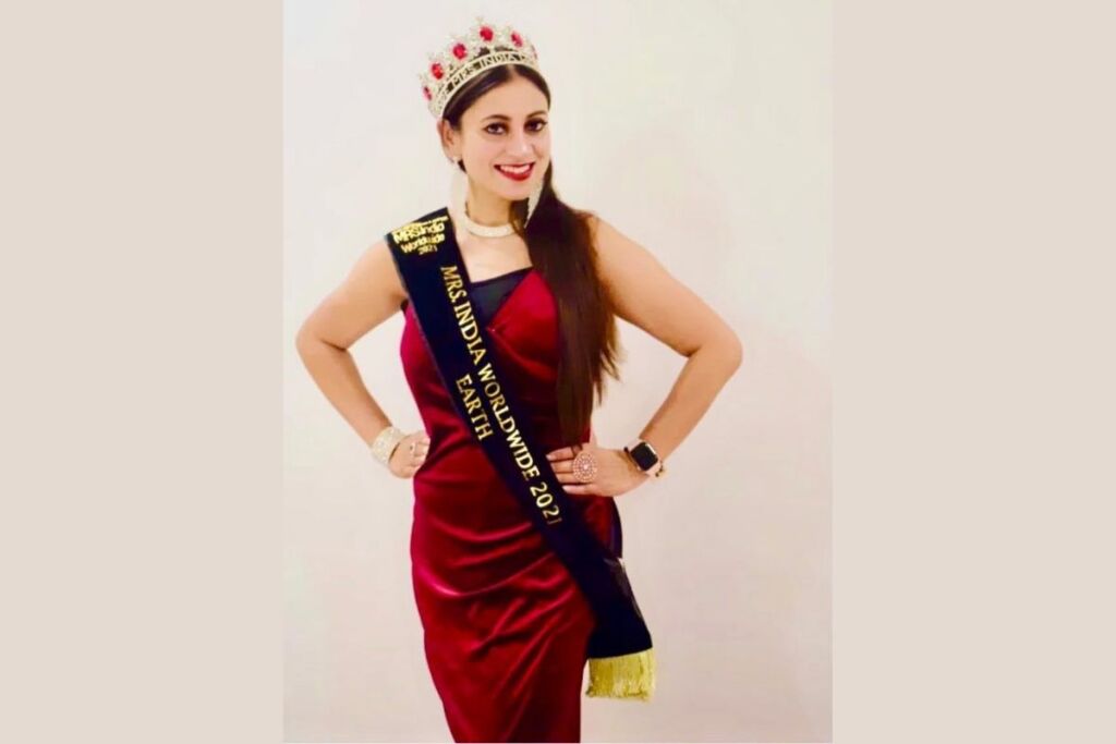 Manjari Priya Gupta wins Haut Monde Mrs India Worldwide Earth 2021