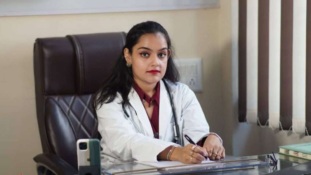 Dr. Harshmeet Arora Was Given The Healthcare And Fitness Award